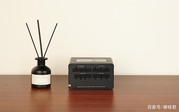 为了确保系统的稳定供电,选择一款高品质的ATX电源至关重要,Corsair RM1000x和EVGA Supernova 1200 G5都是可靠的选择,它们不仅提供稳定的电力输出,还具备高效的能效比,减少能耗。
