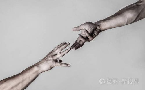 答:在游戏中,玩家很多时候需要独自面对各种问题,没有太多外界的支持和帮助,这种情境能让玩家深刻感受到开发者的孤独。