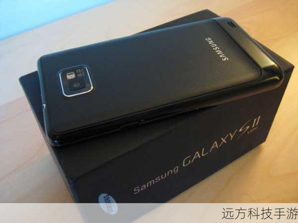 HTC 7 Surround与三星I9100 HD，巅峰对决，哪款智能手机更胜一筹？