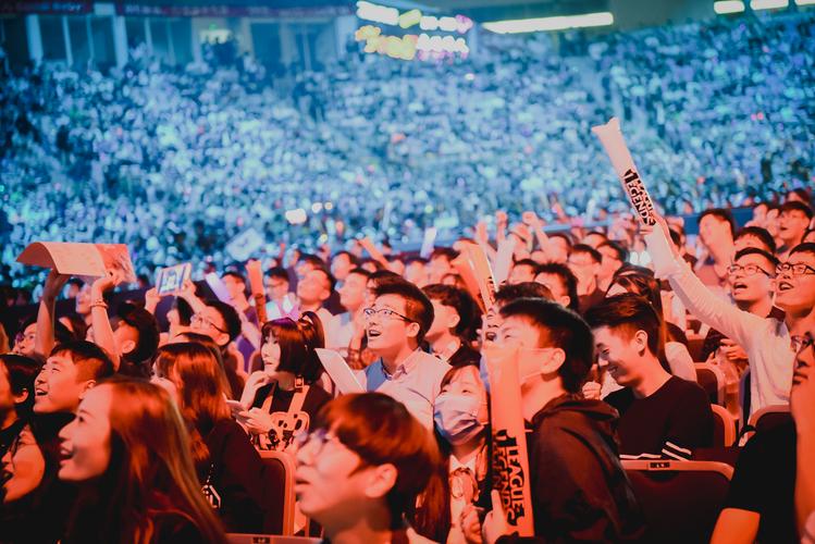 Fnatic战队在S4总决赛中的辉煌表现,不仅展示了电子竞技的魅力,也激励了无数玩家追求卓越、挑战极限的精神,他们的故事告诉我们,无论面对多大的挑战,只要团结一致,坚持不懈,就有可能创造属于自己的奇迹。