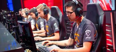 问题二:Fnatic战队在S4总决赛中面临的最大挑战是什么?