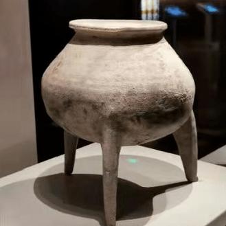 1、遗迹宝箱:在纳格兰古老的废墟和遗迹中,散布着各种宝箱,它们藏匿着远古文明的遗物,开启这些宝箱,有可能获得史诗级装备、稀有道具,甚至是罕见的神器碎片。
