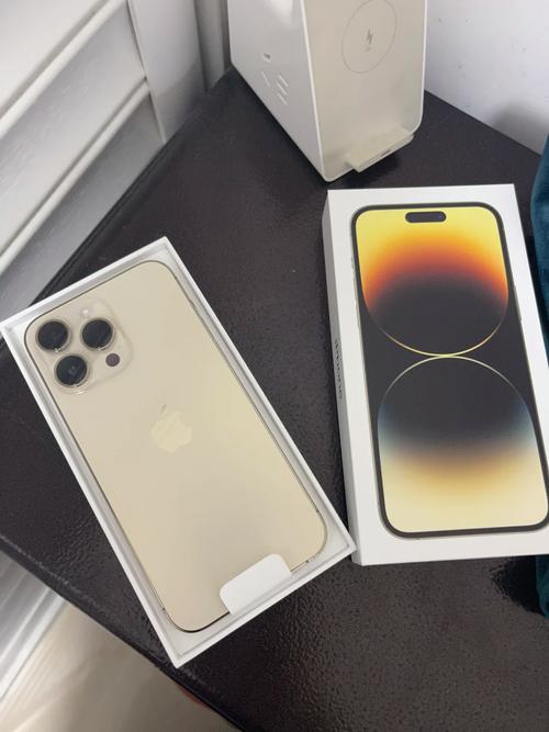 问:为什么乐1 Pro 32GB金色版的价格会有波动?