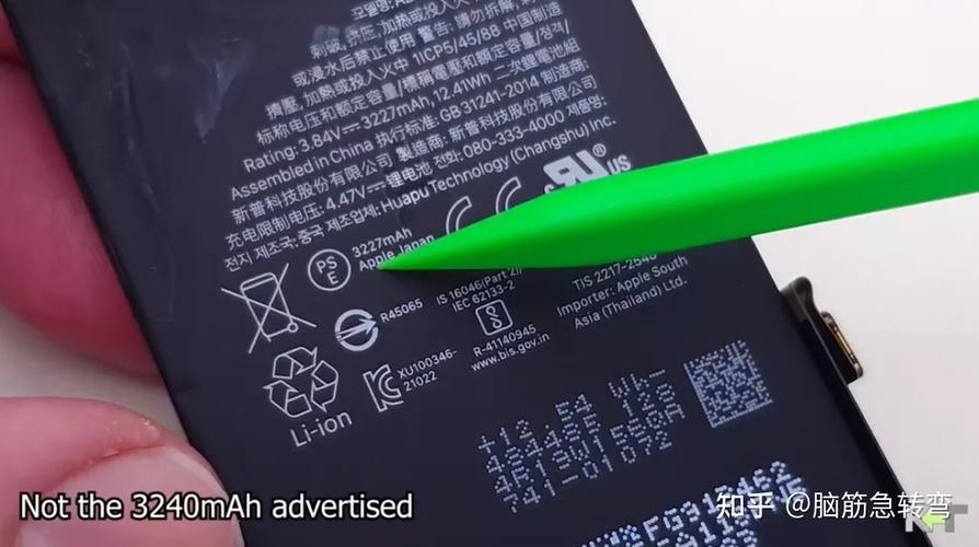 科大讯飞R1 Pro搭载了1550mAh锂聚合物电池,经过实际测试续航时间超过一周,这意味着用户无需频繁充电就能满足日常阅读需求,为用户带来极大的便利。