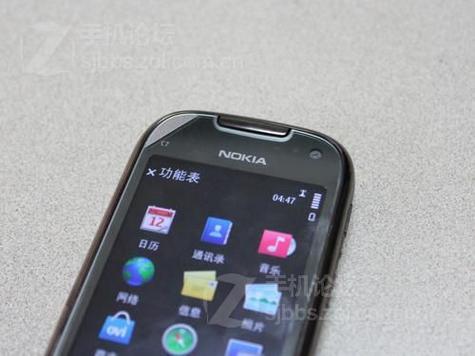 问题二：诺基亚C7-00在续航方面表现如何？