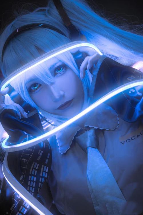 Cosplay 的魅力就在于它能够打破虚拟与现实的界限，让人们沉浸在自己喜爱的角色世界中，它可以让我们暂时忘却生活中的烦恼和压力，尽情享受创意和想象带来的乐趣，而像这位韩国小姐姐一样优秀的 Coser，更是用他们的才华和热情，为我们带来了一场又一场视觉盛宴。