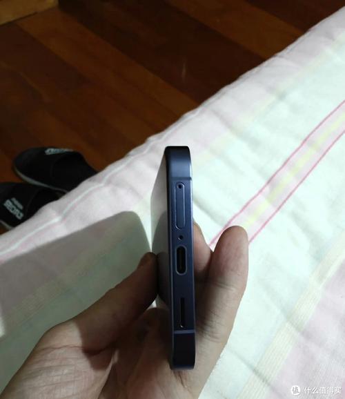 问题三：如果预算有限，三星I8160手机是否值得购买？