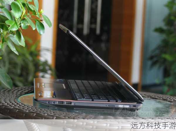 除了以上提到的硬件配置和外观设计外，华硕A53XI233SV-SL在细节之处也做得相当到位，它配备了集成30万像素的摄像头，无论是视频通话还是网络会议，都能满足用户的日常需求，内置音效芯片和扬声器，为用户带来更加震撼的音效体验，它还支持802.11b/g/n无线协议和1000Mbps以太网卡，让用户能够轻松连接网络，享受高速上网的乐趣。