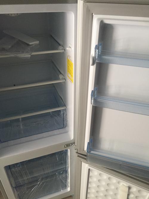 双鹿BCD-160CK凭借其小巧精致、高效节能、简单操作等特点,非常适合以下人群使用: