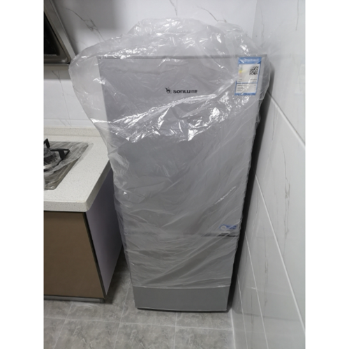 双鹿BCD-160CK采用直冷制冷方式,制冷迅速且均匀,用户反馈显示,无论是开到高档位还是低档位,都能在短时间内达到理想的制冷效果,其良好的密封性能和保温层设计也有效延长了食材的保鲜期。