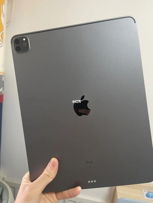 答:iPad 2之所以能在价格亲民的同时保持流畅的操作体验,主要得益于其搭载的A5处理器,虽然这款处理器已经推出多年,但在处理日常任务时依然表现出色,苹果对iOS系统的优化也非常到位,使得老设备也能获得良好的使用体验,随着时间的推移,一些对性能要求极高的应用和游戏可能会逐渐超出iPad 2的承载能力,但对于大多数用户来说,它依然是一个不错的选择。