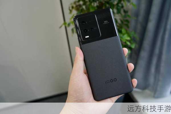 苹果iPod 2系列在音质表现上依然可圈可点，它搭载了苹果自家研发的音频解码芯片，能够确保音乐在播放过程中保持高保真度，无论是低音的深沉有力，还是高音的清澈透亮，都能得到完美的呈现，iPod 2系列还支持多种音频格式，包括MP3、AAC等，让用户能够轻松享受各种音乐资源，在操作上，iPod 2系列采用了经典的转盘设计，配合直观的菜单界面，使得用户能够轻松上手，快速找到自己喜欢的歌曲。