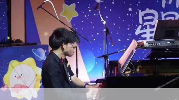 15 周年纪念演唱会的举办,不仅是对过去的回顾,更是对未来的展望,它将激励着创作者们继续推出更多优秀的作品,也将鼓励着粉丝们在自己的人生道路上勇敢地追求梦想,就像剧中的角色们一样,不断地挑战命运,寻找属于自己的未来。