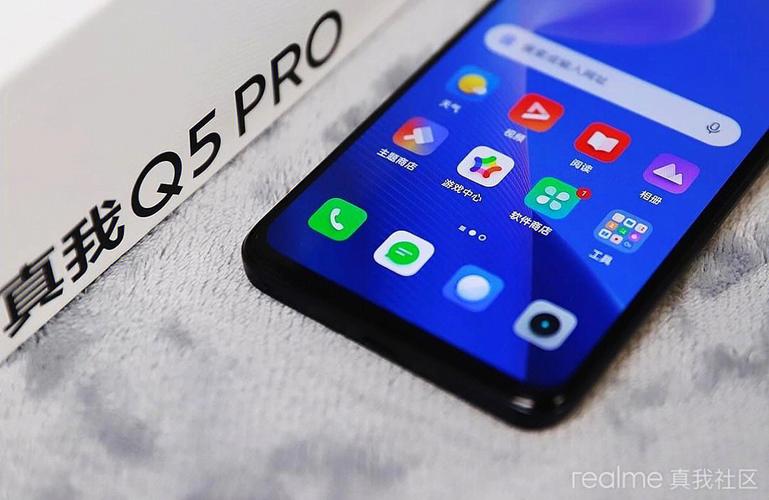 答:台电A10双核版搭载了基于Android系统的定制版UI,界面简洁直观,操作流畅,系统内置了丰富的应用资源,同时也支持用户自行下载安装第三方应用,满足个性化需求,系统还具备良好的稳定性和安全性,确保用户数据的安全无忧。