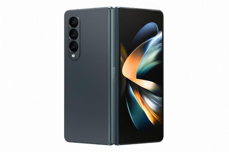 摄影方面,三星Galaxy Z Fold4同样表现出色,它配备了后置三摄系统,包括一颗5000万像素的主摄像头、一颗1200万像素的超广角镜头和一颗1000万像素的长焦镜头,支持2倍光学变焦和最高30倍数码变焦,前置则采用了双摄设计,包括一颗1000万像素的外屏自拍镜头和一颗400万像素的屏下摄像头,这样的配置使得三星Galaxy Z Fold4在拍照和录像方面都能呈现出色的画质和丰富的细节。