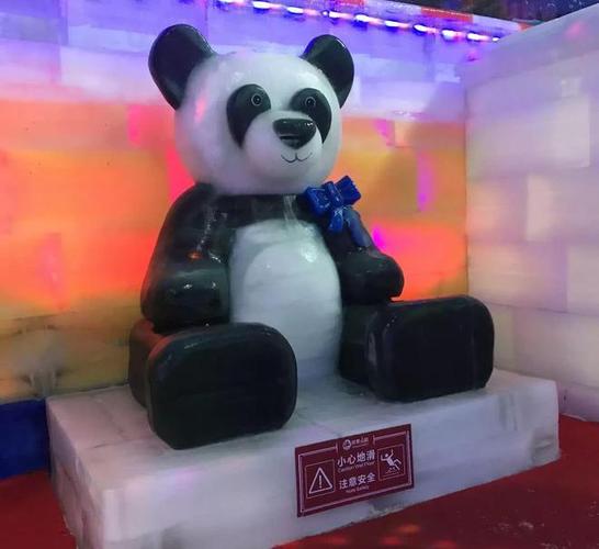 节日活动:参与雪橇比赛、冰雕大赛等活动,完成挑战获得奖励。