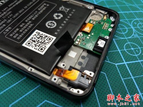 A2:在拆机过程中,需要注意以下几点:一是保持手机关机状态并断开所有外部连接;二是使用合适的拆机工具进行操作;三是小心谨慎地分离各个部件之间的连接;四是避免使用过大的力量或不当的方法导致部件损坏;五是拆机完成后要仔细检查所有部件是否都已正确安装并测试手机功能是否正常。