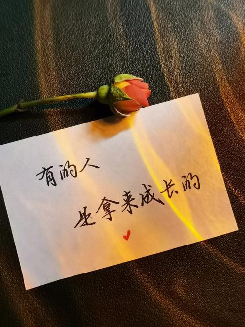 问题二:俞灏明在演绎《拥抱》时,是如何将个人情感融入其中的?