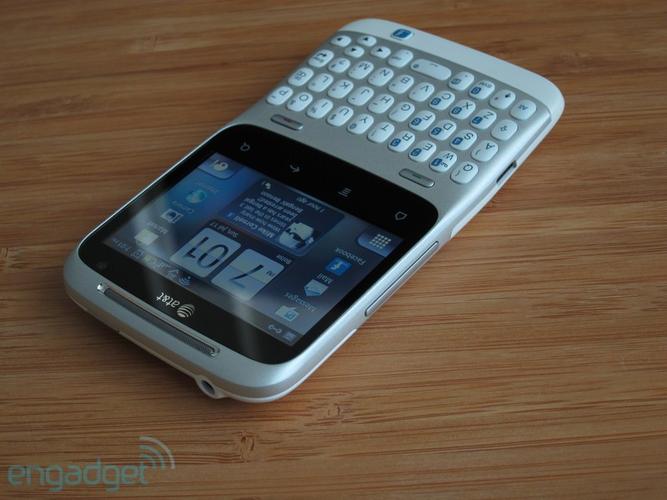 HTC手机的价格因型号、配置及市场定位的不同而有所差异,从入门级到旗舰级,HTC为消费者提供了丰富的选择空间,以下是一些具有代表性的HTC手机及其价格范围(价格信息基于近期市场情况,具体价格可能因地区、促销活动等因素有所变动):