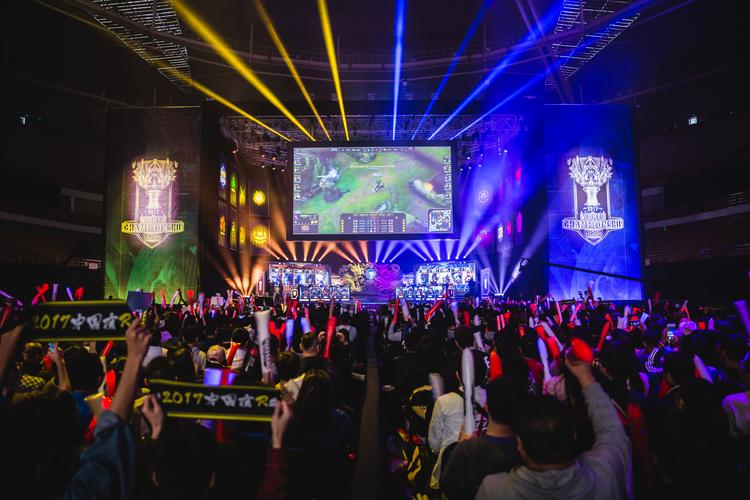 通过回顾lol2017 S7全球总决赛的举办历程与总决赛的盛况,我们不难发现电竞作为一项新兴的体育项目正逐渐得到社会的认可与关注,我们有理由相信电竞将继续蓬勃发展,为更多年轻人提供展现自我、实现梦想的舞台。