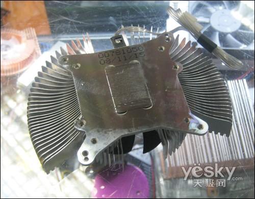 - 使用散热膏,确保显卡与散热器接触良好,提高散热效率。