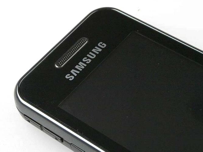 三星S5230c内置了320万像素摄像头,支持自动对焦、笑脸快门和数码变焦等功能,虽然像素不算特别高,但在当时已经足够满足日常拍摄需求了,无论是拍摄风景还是人像,都能得到清晰细腻的照片效果,它还支持最大2048x1536分辨率的照片拍摄,让用户可以尽情捕捉生活中的每一个美好瞬间。