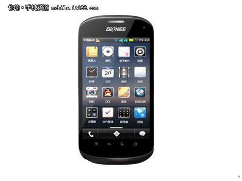 在性能配置方面,金立GN105搭载了Android OS 2.3操作系统,这在当时算是比较主流的配置,随着Android系统的不断升级和迭代,这一版本已经显得有些落后,在处理器和内存方面,金立GN105的表现也相对一般,难以与当今的高性能手机相提并论,但考虑到其定位和目标用户群体,这样的配置已经足够满足日常通话、短信、上网以及简单的娱乐需求。